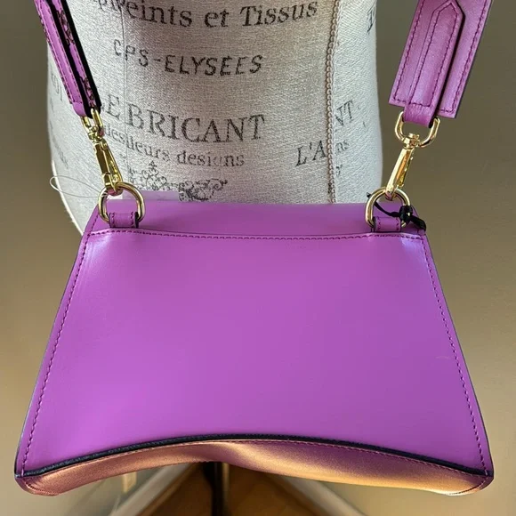 Valentino logo lavender crossbody w/dust bag NWT - Picture 8 of 16